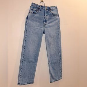 NWOT Levi’s ribcage jeans